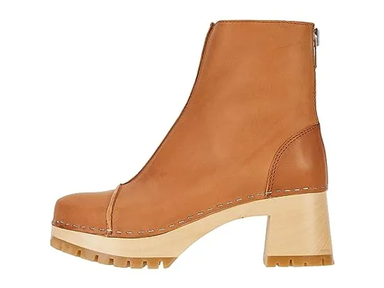 https://images.styletyx.com/images/stitchy-boot-swedish-hasbeens-2629911_4.webp