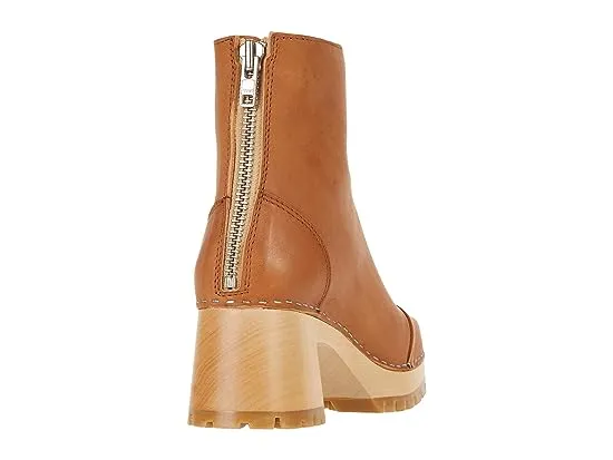https://images.styletyx.com/images/stitchy-boot-swedish-hasbeens-2629911_5.webp