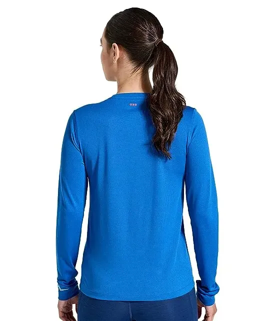 https://images.styletyx.com/images/stopwatch-graphic-long-sleeve-saucony-3091585_2.webp