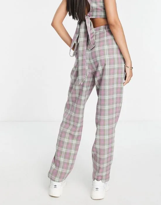 https://images.styletyx.com/images/straight-leg-pants-in-check-part-of-a-set-lola-may-2954086_2.webp