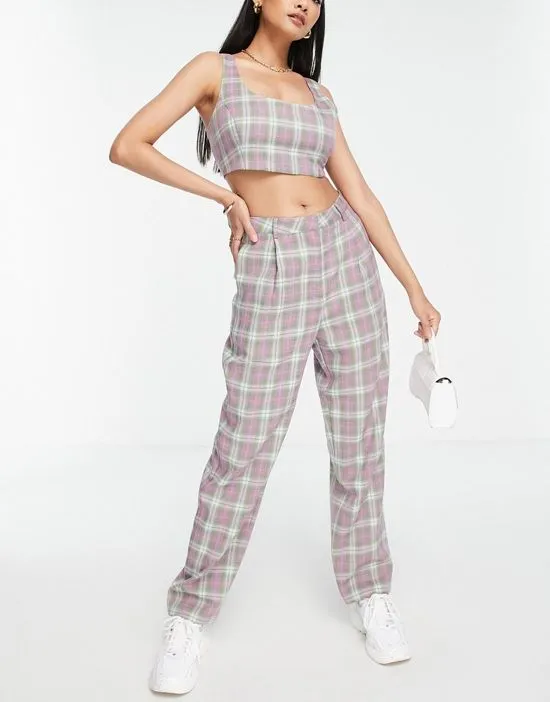 https://images.styletyx.com/images/straight-leg-pants-in-check-part-of-a-set-lola-may-2954086_4.webp