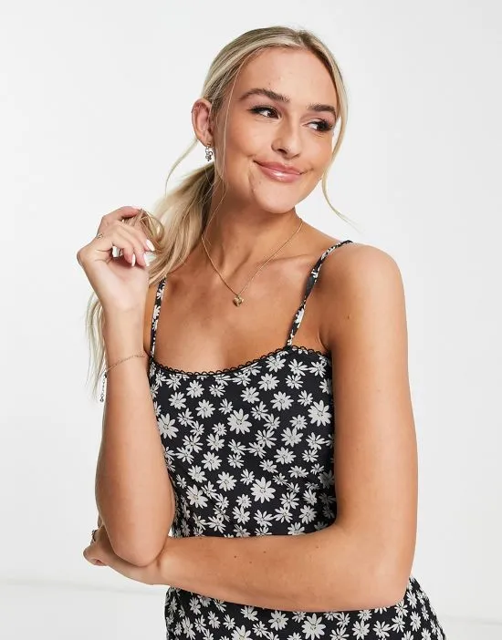 https://images.styletyx.com/images/strappy-mini-dress-in-daisy-print-new-look-2525419_3.webp