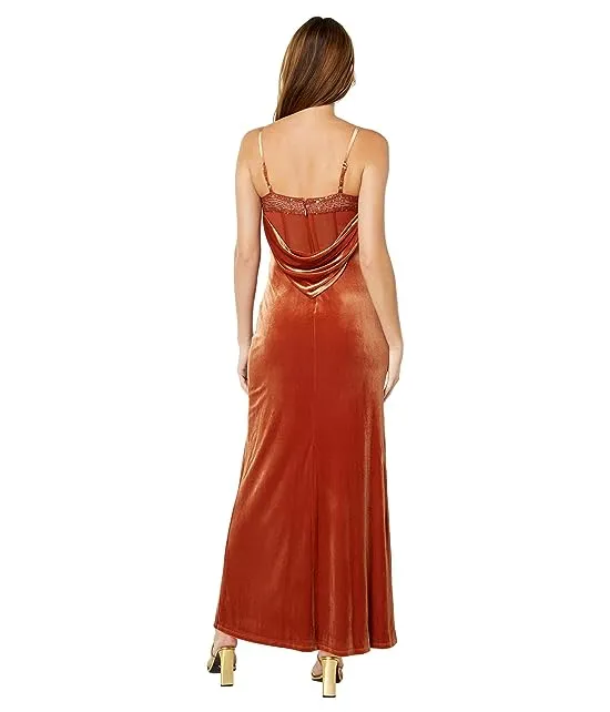https://images.styletyx.com/images/stretch-velvet-evening-dress-bcbgmaxazria-13271788_3.webp