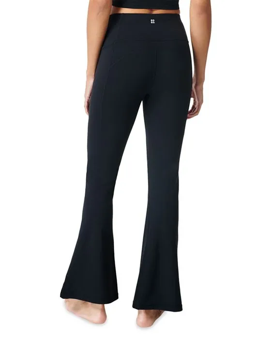 https://images.styletyx.com/images/super-soft-flare-pants-sweaty-betty-873900479_2.webp