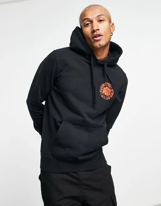https://images.styletyx.com/images/surf-crew-byron-bay-hoodie-in-black-deus-ex-machina-13585154_3.webp