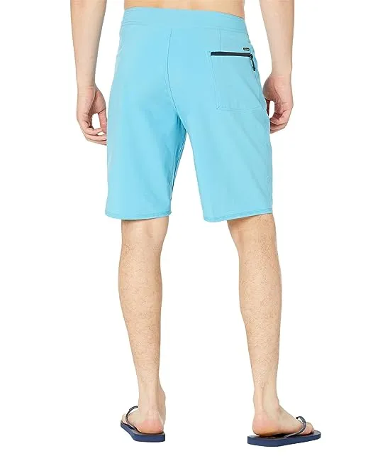 https://images.styletyx.com/images/surfsilk-kaimana-20-boardshorts-quiksilver-1744664_2.webp