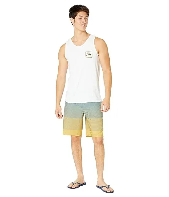 https://images.styletyx.com/images/surfsilk-massive-20-boardshorts-quiksilver-1727672_4.webp