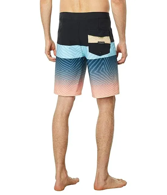 https://images.styletyx.com/images/surfsilk-panel-20-boardshorts-quiksilver-13053976_2.webp