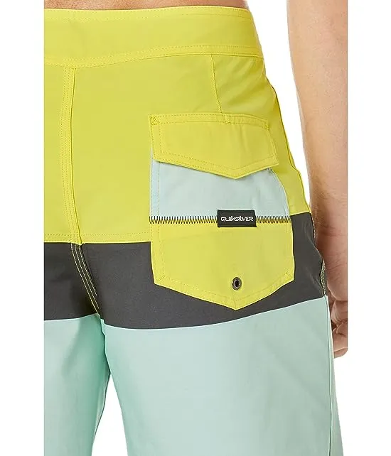 https://images.styletyx.com/images/surfsilk-panel-20-boardshorts-quiksilver-13665521_4.webp