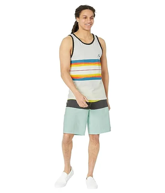 https://images.styletyx.com/images/surfsilk-panel-20-boardshorts-quiksilver-13665521_5.webp