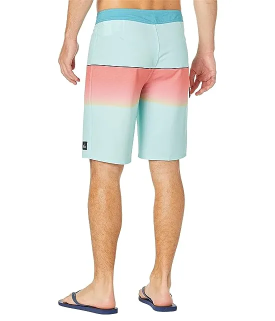 https://images.styletyx.com/images/surfsilk-slab-21-boardshorts-quiksilver-3072051_2.webp