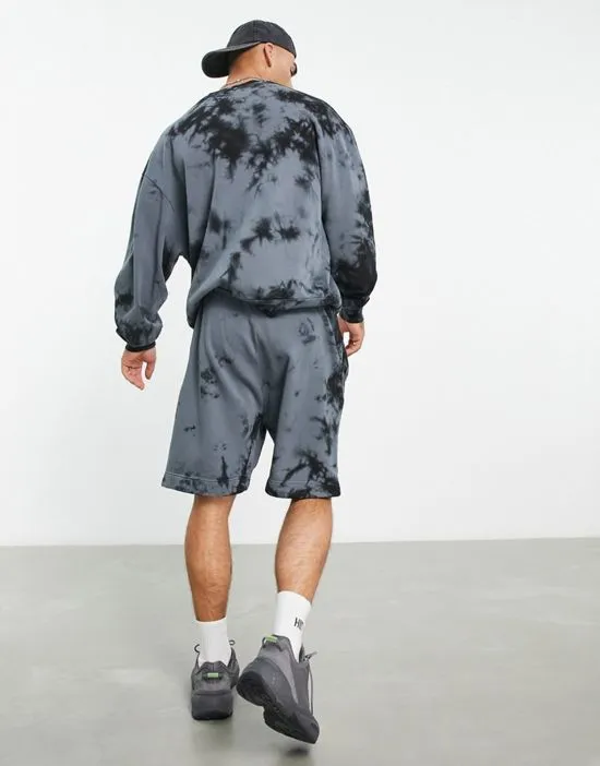 https://images.styletyx.com/images/sweat-short-in-washed-charcoal-hiit-2823370_2.webp