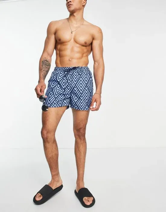 https://images.styletyx.com/images/swim-shorts-in-navy-diamond-print-selected-homme-2865412_4.webp