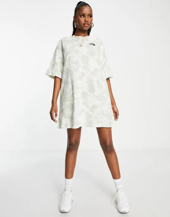https://images.styletyx.com/images/t-shirt-dress-in-white-beige-tie-dye-exclusive-at-asos-the-north-face-3346429_4.webp