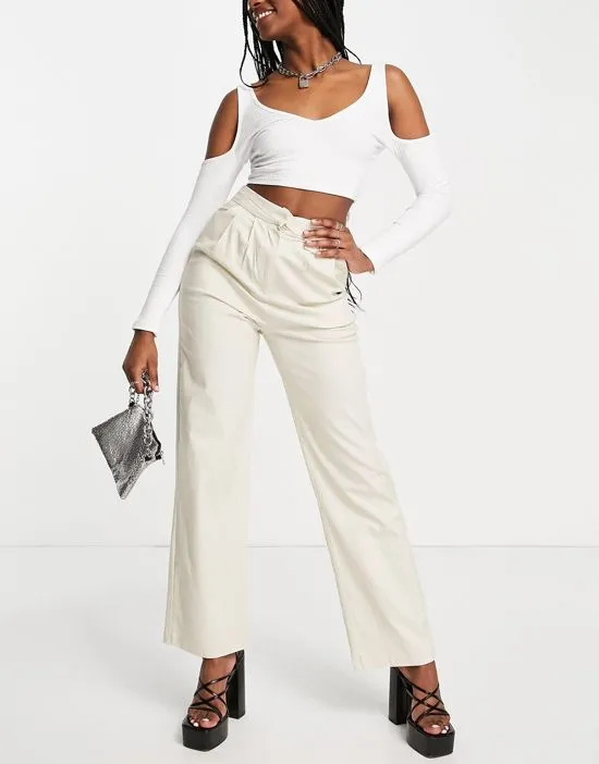 https://images.styletyx.com/images/tailored-pants-in-beige-part-of-a-set-4th-reckless-2030695_4.webp