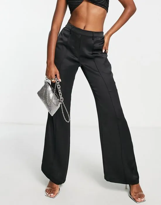 https://images.styletyx.com/images/tailored-pants-in-black-part-of-a-set-pretty-lavish-1906219_3.webp