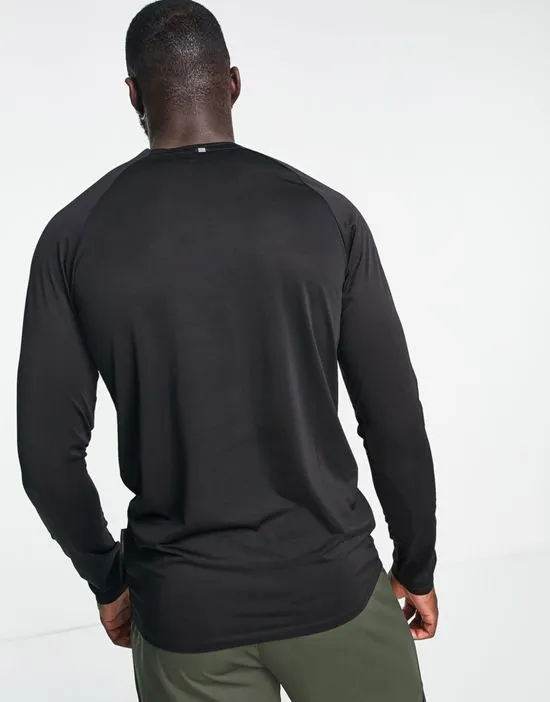https://images.styletyx.com/images/tall-long-sleeve-training-top-in-black-french-connection-sport-13586730_4.webp