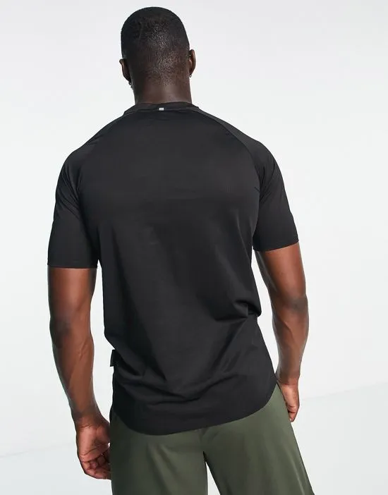 https://images.styletyx.com/images/tall-training-t-shirt-in-black-french-connection-sport-13142887_2.webp
