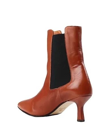 https://images.styletyx.com/images/tan-ankle-boot-l-arianna-2610570_3.webp