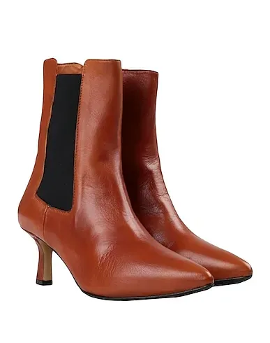 https://images.styletyx.com/images/tan-ankle-boot-l-arianna-2610570_4.webp