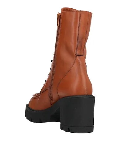 https://images.styletyx.com/images/tan-leather-ankle-boot-formentini-1458157_3.webp