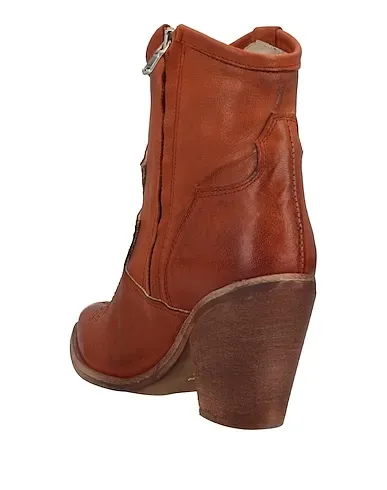 https://images.styletyx.com/images/tan-leather-ankle-boot-geneve-711059388_3.webp