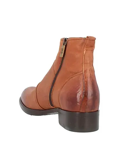 https://images.styletyx.com/images/tan-leather-ankle-boot-jo-ghost-1224670218_3.webp