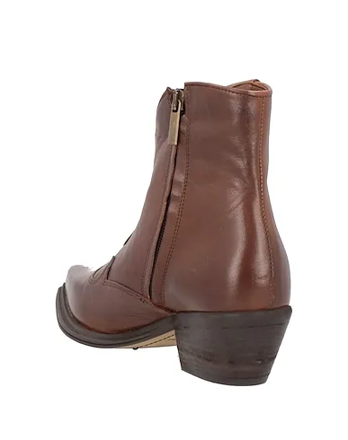 https://images.styletyx.com/images/tan-leather-ankle-boot-zoe-1004752317_3.webp