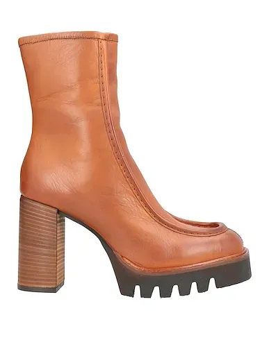 https://images.styletyx.com/images/tan-leather-ankle-boot-zoe-1549845678_1.webp