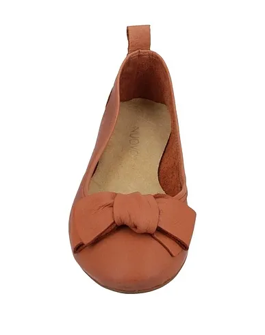 https://images.styletyx.com/images/tan-leather-ballet-flats-inuovo-1430908_4.webp