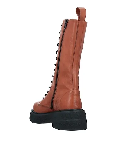 https://images.styletyx.com/images/tan-leather-boots-boemos-3067698_3.webp
