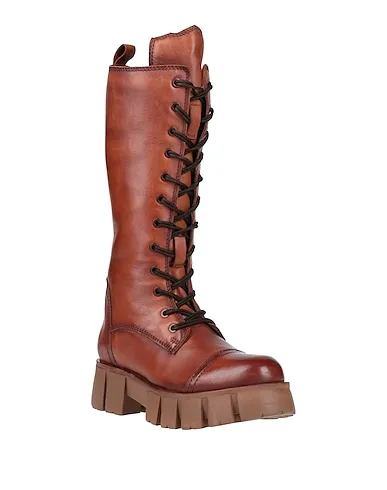 https://images.styletyx.com/images/tan-leather-boots-bothega-41-1493105997_2.webp