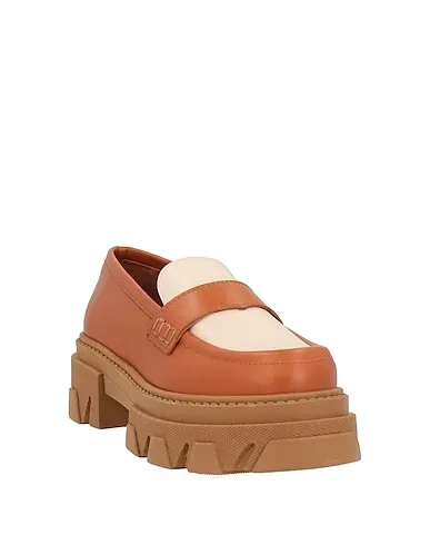 https://images.styletyx.com/images/tan-leather-loafers-alohas-1253147695_2.webp
