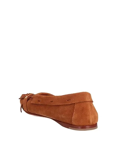 https://images.styletyx.com/images/tan-leather-loafers-barbara-bellini-998329189_3.webp