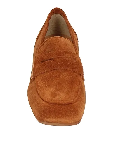https://images.styletyx.com/images/tan-leather-loafers-divine-follie-3201446_4.webp