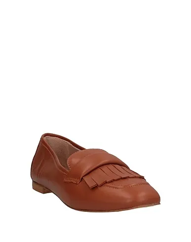 https://images.styletyx.com/images/tan-leather-loafers-donnalei-13302617_2.webp