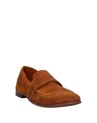 https://images.styletyx.com/images/tan-leather-loafers-preventi-710775260_2.webp
