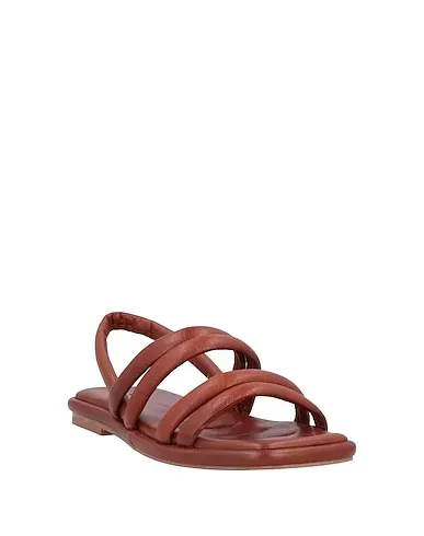 https://images.styletyx.com/images/tan-leather-sandals-181-13155251_2.webp