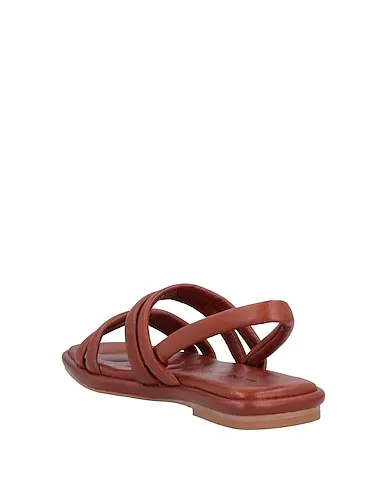 https://images.styletyx.com/images/tan-leather-sandals-181-13155251_3.webp