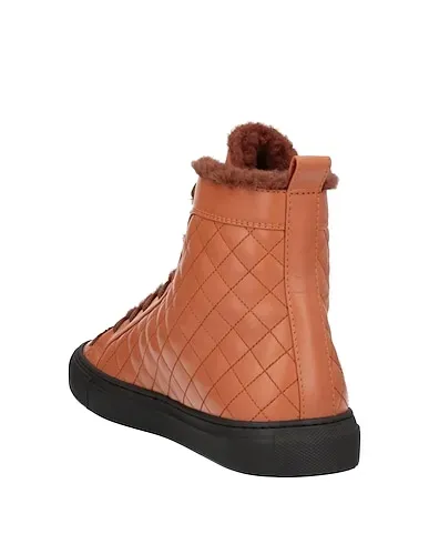 https://images.styletyx.com/images/tan-leather-sneakers-le-silla-3318180_3.webp