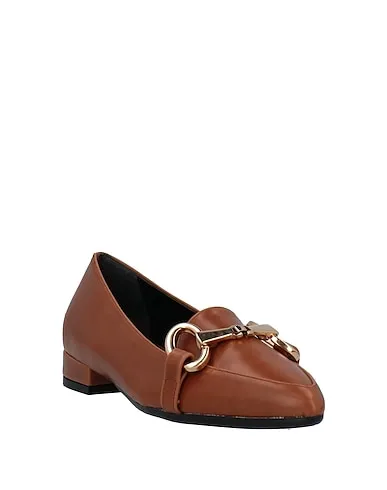 https://images.styletyx.com/images/tan-loafers-divine-follie-3243955_2.webp