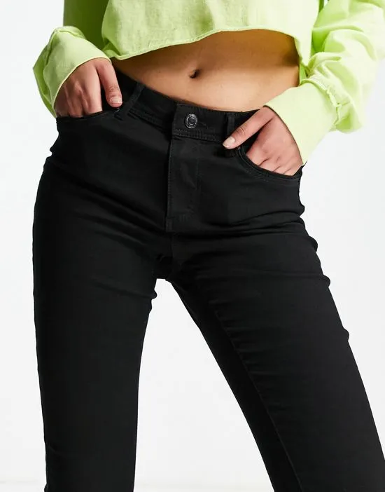 https://images.styletyx.com/images/tanya-skinny-jean-with-mid-rise-in-black-vero-moda-3099368_3.webp