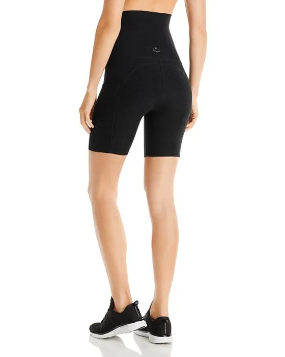 https://images.styletyx.com/images/team-pocket-maternity-bike-shorts-beyond-yoga-2414511_2.webp