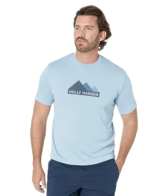 https://images.styletyx.com/images/tech-graphic-t-shirt-helly-hansen-13613956_1.webp