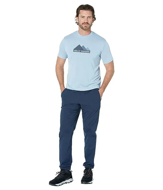 https://images.styletyx.com/images/tech-graphic-t-shirt-helly-hansen-13613956_4.webp