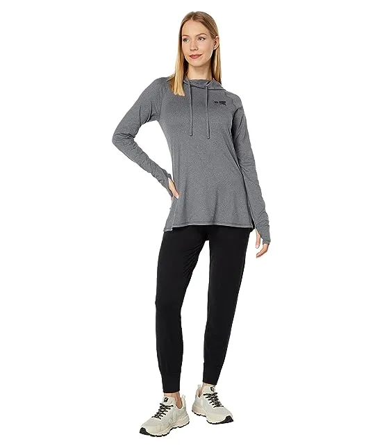 https://images.styletyx.com/images/thrill-seekers-hooded-sunshirt-salty-crew-12932843_4.webp