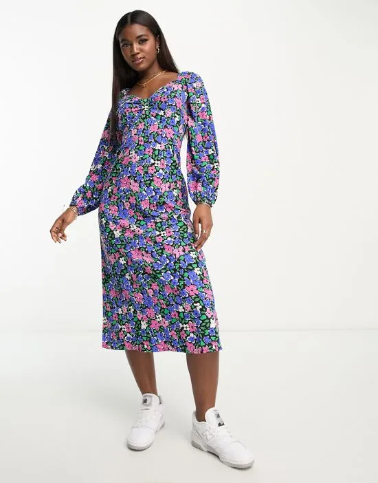 https://images.styletyx.com/images/tie-back-midi-dress-in-bold-floral-print-influence-13248675_4.webp