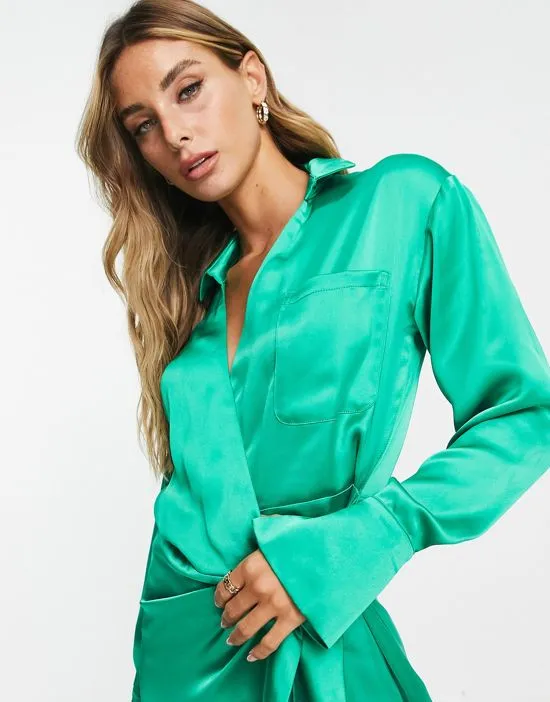 https://images.styletyx.com/images/tie-waist-shirt-midaxi-dress-in-emerald-pretty-lavish-12999534_3.webp