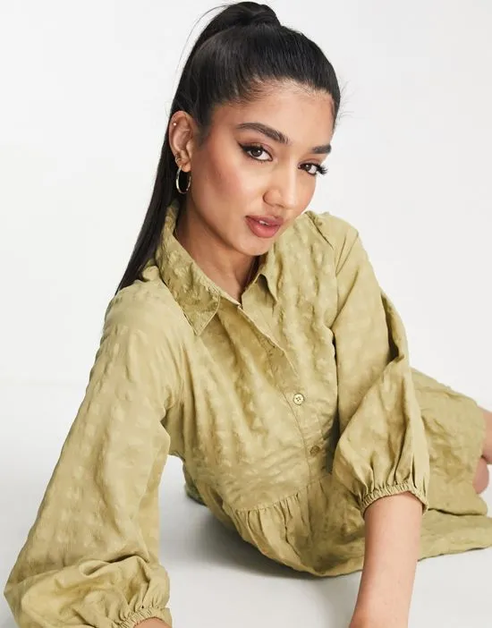 https://images.styletyx.com/images/tiered-hem-shirt-dress-in-khaki-influence-1957485_4.webp