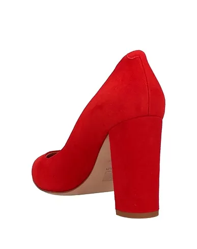 https://images.styletyx.com/images/tomato-red-leather-pump-ballin-13230295_3.webp